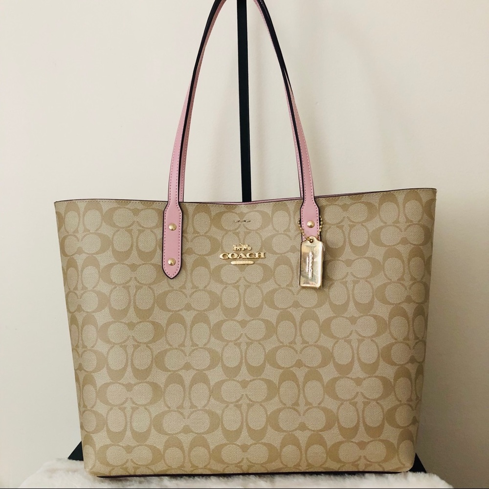 ❌Sold❌Coach Town Tote 💓💗💕